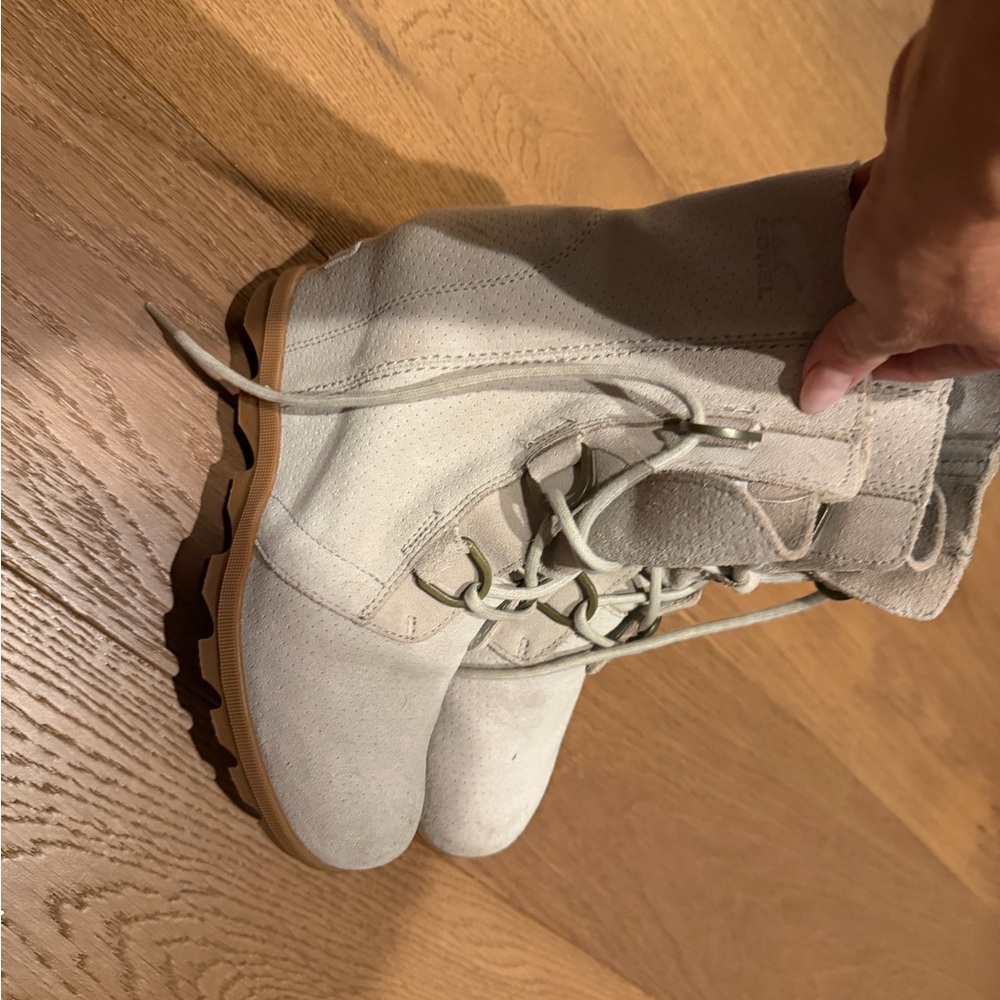 Sorel Light Beige Suede Lace-Up Boots
